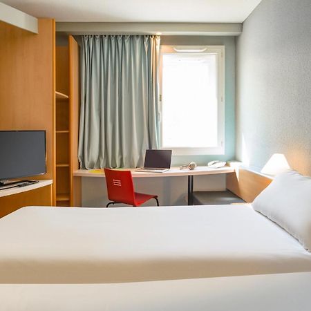 Ibis Saint Rambert D'Albon Hotel Exterior foto