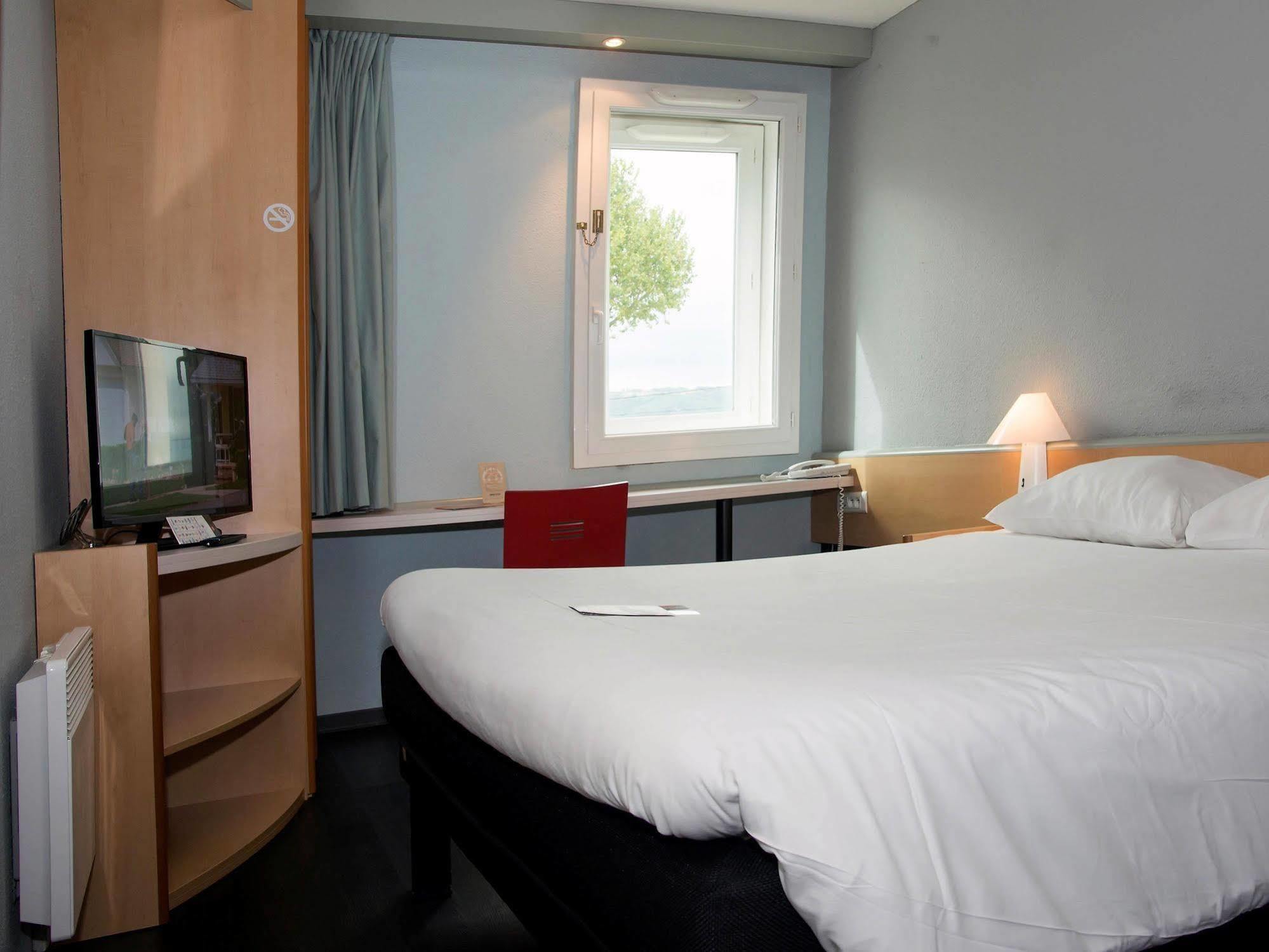 Ibis Saint Rambert D'Albon Hotel Exterior foto
